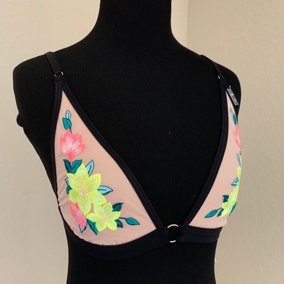 Victoria’s Secret embroidered triangle Bralette - Picture 3 of 5